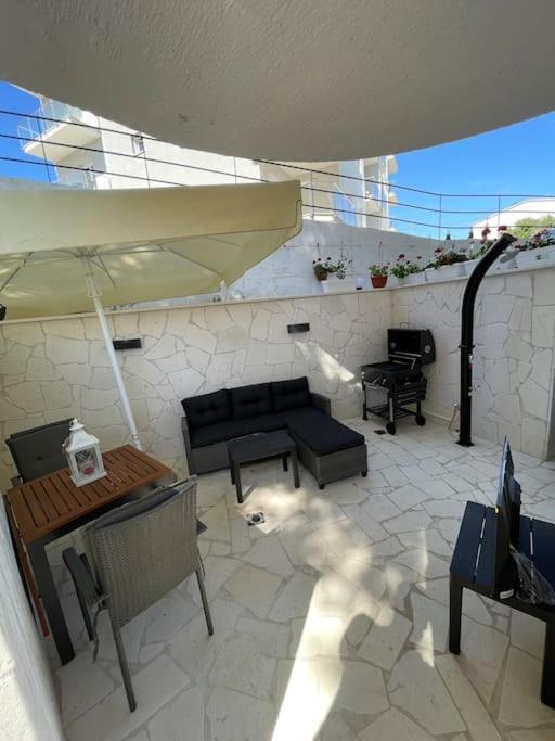 Seaesta Holiday- Modern Studio Apartment Trogir Exterior photo